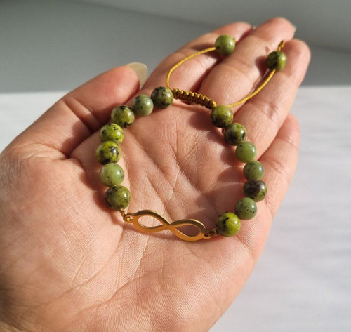 دستبند پلاک بینهایت و سنگ یشم سرپانتین